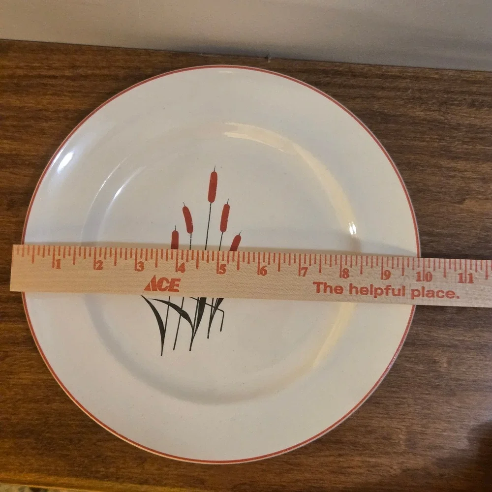 Universal Cambridge Cattail Ivory Pottery Oval Bowl and Dinner Plate Set USA